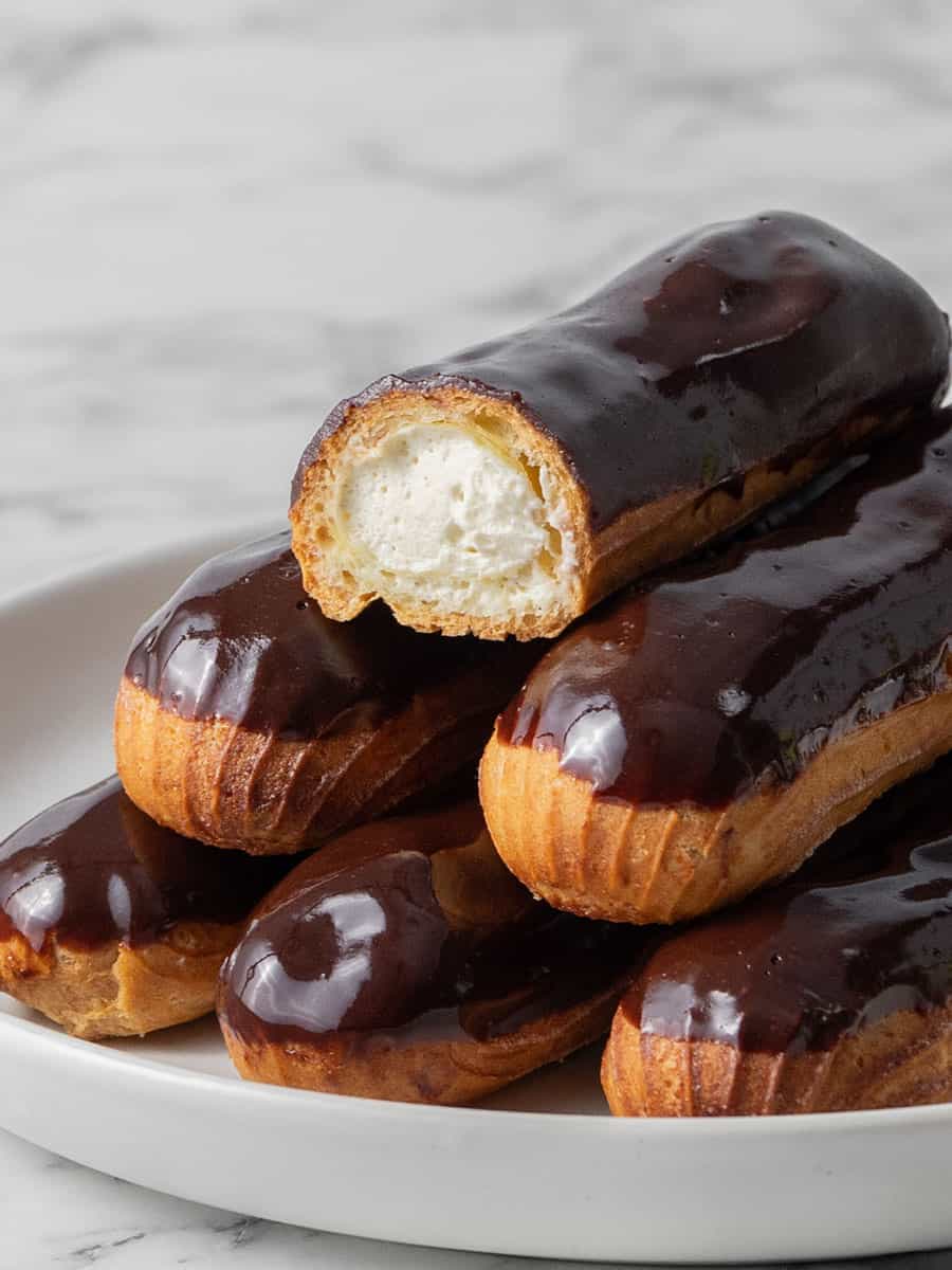 Chocolate Eclairs for 4 people, with fried cream cheese stuffing